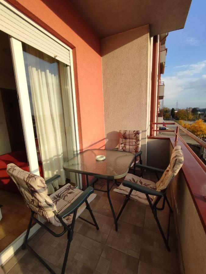 Appartamento Apartman Ana Bosanska Gradiska Esterno foto